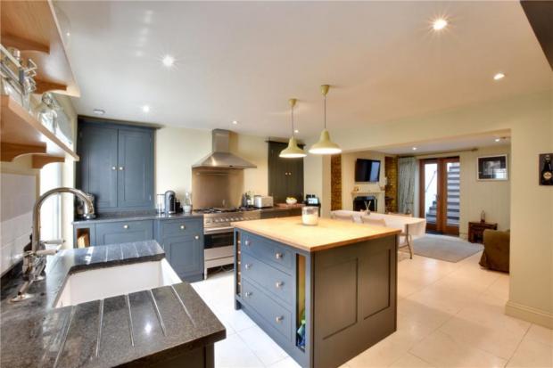 Wandsworth Times: The brand new kitchen. (Rightmove)