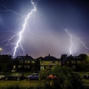 Met Office hour-by-hour forecast as thunderstorms hit London